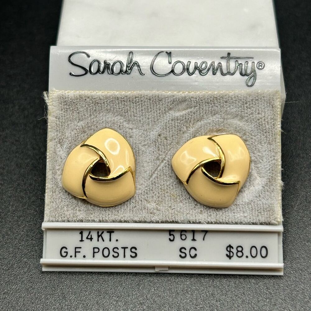 L0085 Sarah Coventry Enamel Cream gold tone Earrings Vintage on Card